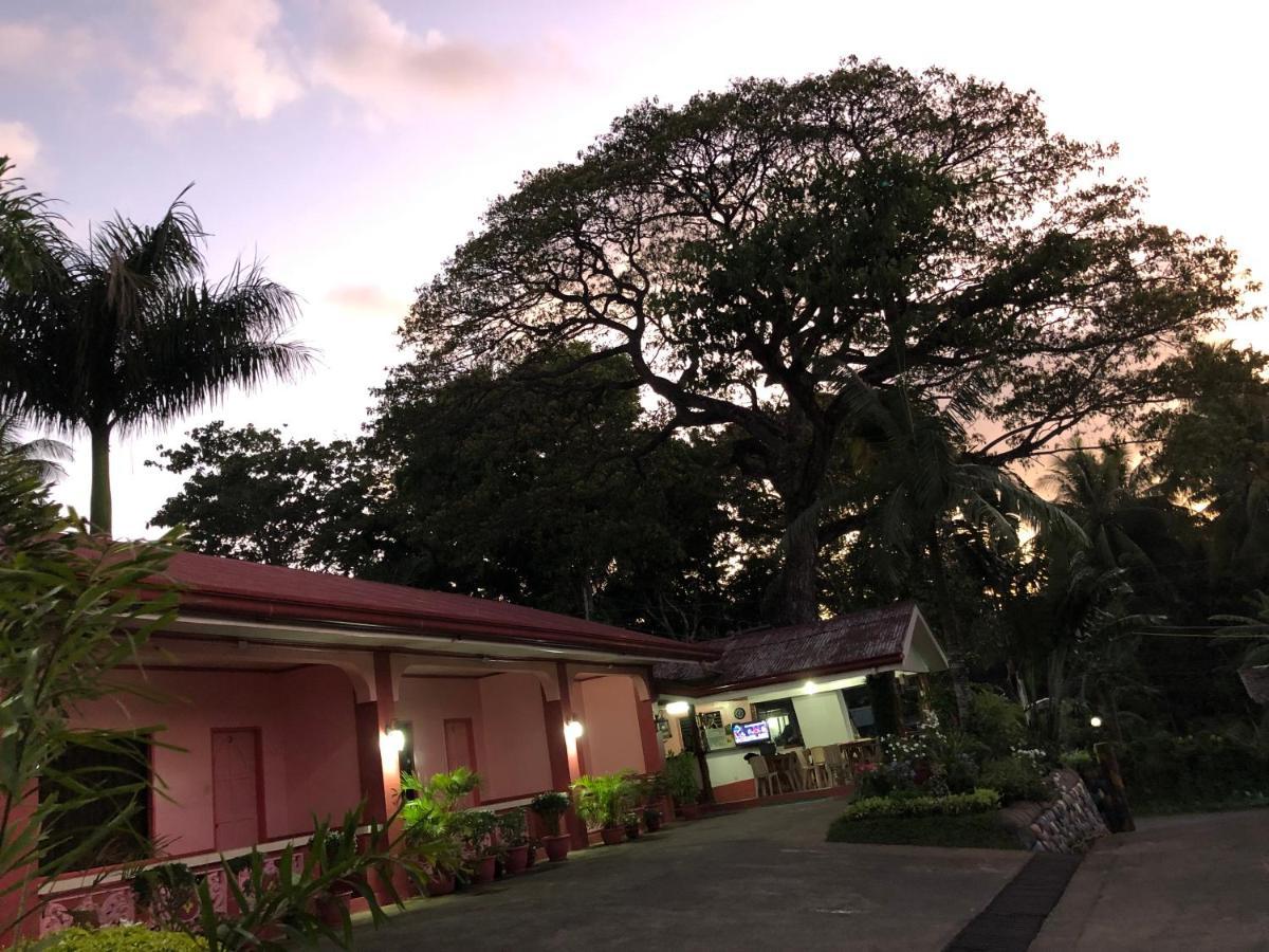 Havendwell Garden Resort Mambajao Exterior photo