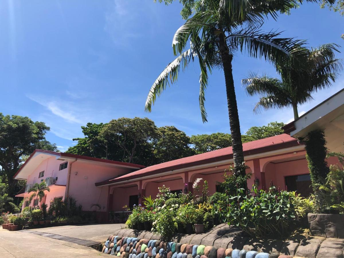 Havendwell Garden Resort Mambajao Exterior photo