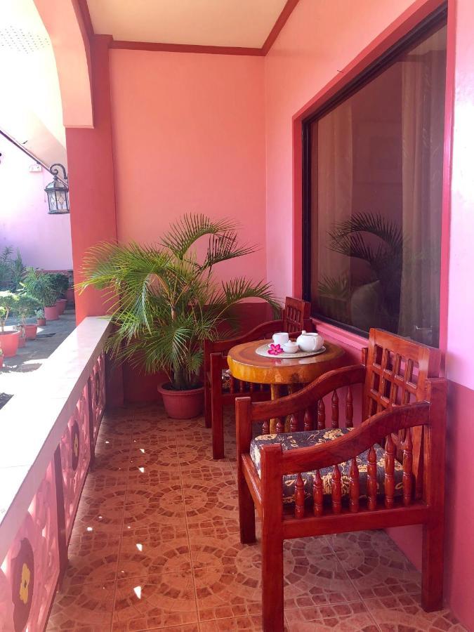 Havendwell Garden Resort Mambajao Exterior photo